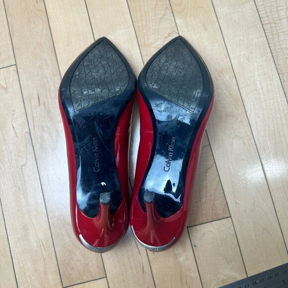 CALVIN KLEIN Red Patent Gayle Pumps Heels Pointed Toe Size 9 - Picture 11 of 12